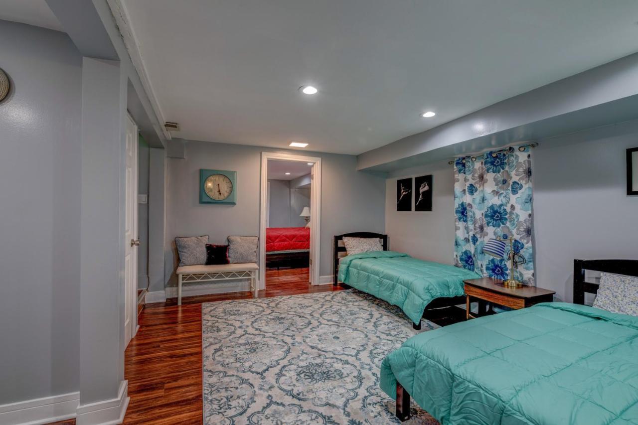 Spacious 5-Br House Near Transit W Parking Чикаго Экстерьер фото